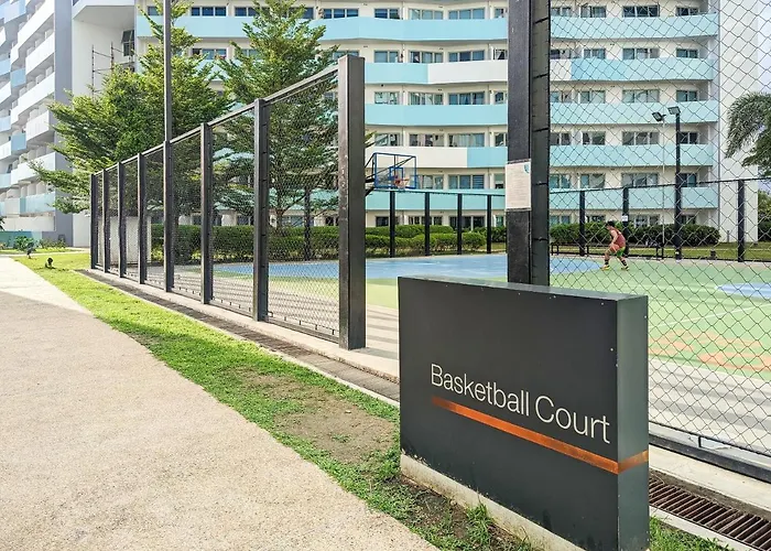 Apartment Bright & Cozy In Commonwealth, Up Diliman