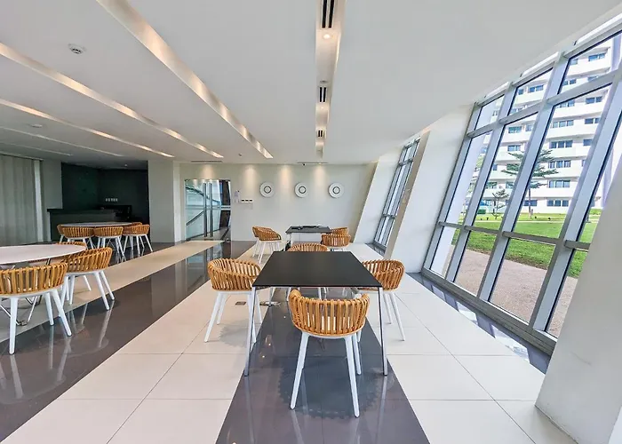 Apartment Bright & Cozy In Commonwealth, Up Diliman