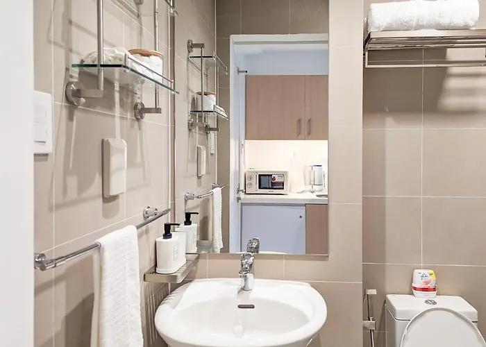 Apartment Bright & Cozy In Commonwealth, Up Diliman *