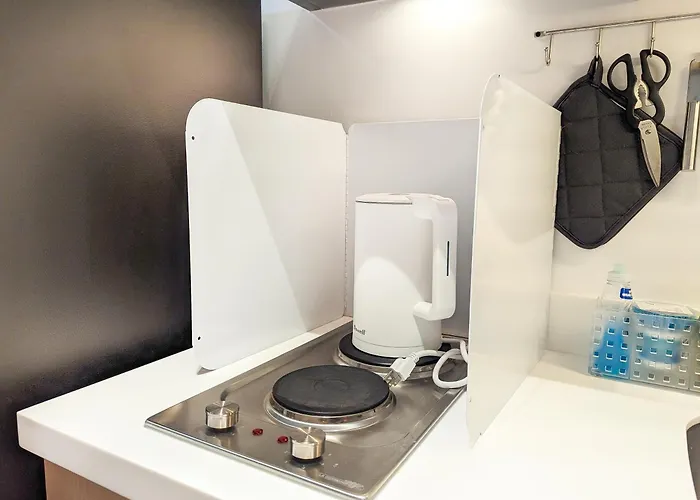 Apartment Bright & Cozy In Commonwealth, Up Diliman