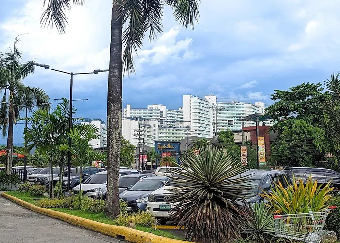Apartment Bright & Cozy In Commonwealth, Up Diliman Manila