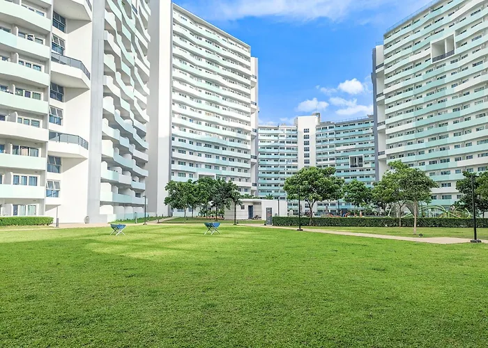 Apartment Bright & Cozy In Commonwealth, Up Diliman